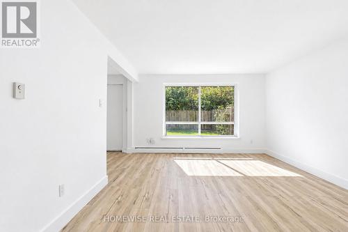 4 - 45 SWORDBILL DRIVE , Toronto, Ontario M9A 4V3 2