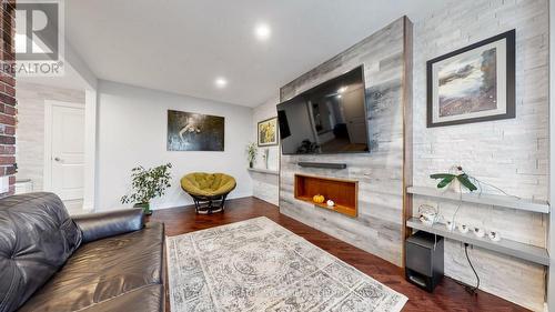 Hardwood and Potlights - 86 Burling Place, Newmarket, ON 