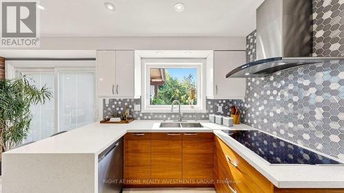 White Quartz Countertops - 86 Burling Place, Newmarket, ON 
