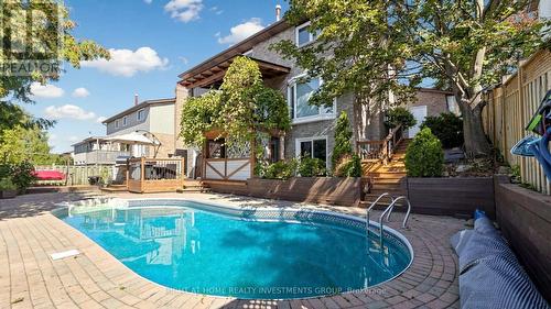 Inviting in-ground Pool - 86 Burling Place, Newmarket, ON 