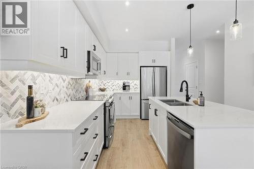 26 Bensley Lane, Hamilton, ON 