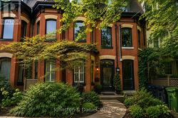 69 SULLIVAN STREET Toronto, ON M5T 1C2