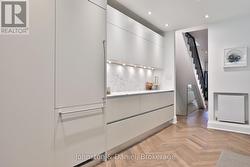 Integrated fridge & large pantry - 