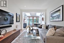 Family & breakfast rooms overlooking garden - 