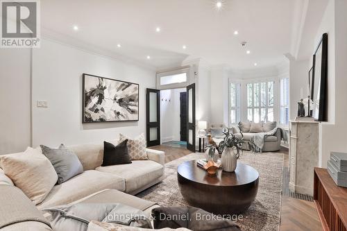 Expansive living & entertaining spaces - 69 Sullivan Street, Toronto, ON 