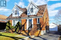 135 HIGHLAND AVENUE Oshawa, ON L1H 6A5