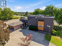 UPPER FLOOR (2A) - 320 VINE STREET St. Catharines (Carlton/Bunting), ON L2M 4T3