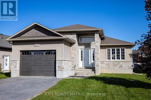 111 York Crossing, Russell, ON 
