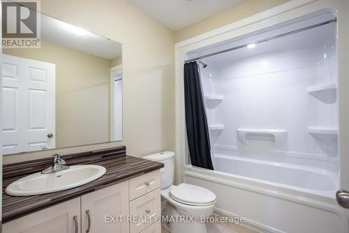 111 York Crossing, Russell, ON 