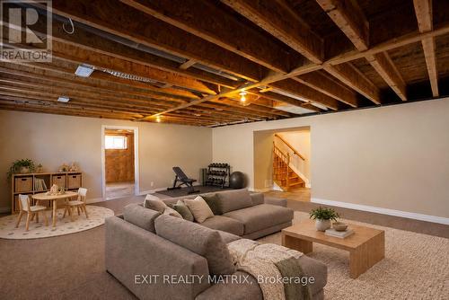 Virtually Staged - 111 York Crossing, Russell, ON 