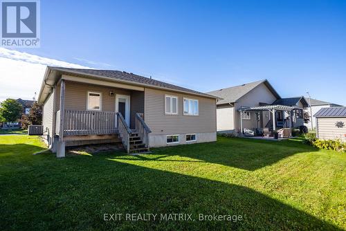 111 York Crossing, Russell, ON 
