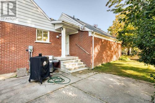 20 Inverness Avenue, Perth, ON 
