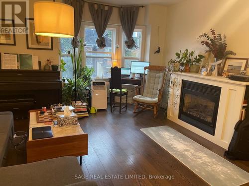 2ND FLR - 716 OSSINGTON AVENUE , Toronto, Ontario M5G 3T7 3