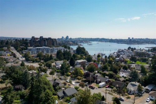 #2-958 Wollaston St, Esquimalt, BC 