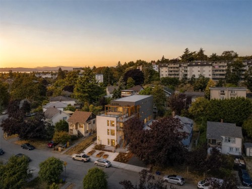 #2-958 Wollaston St, Esquimalt, BC 