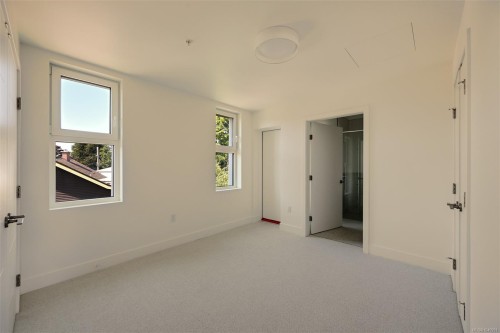 #2-958 Wollaston St, Esquimalt, BC 