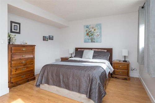 3155 Earl Grey St, Saanich, BC 