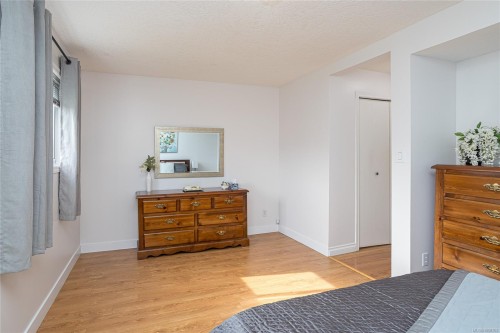 3155 Earl Grey St, Saanich, BC 