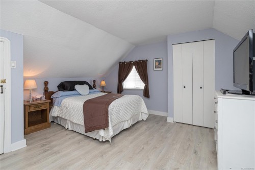 3155 Earl Grey St, Saanich, BC 