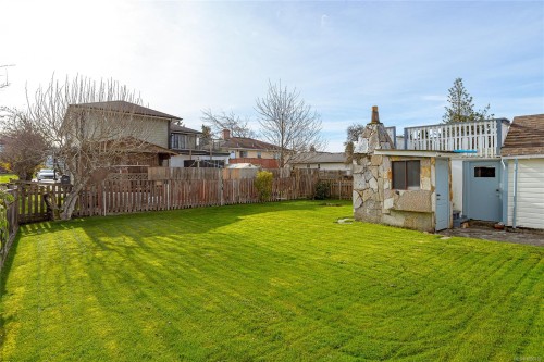 3155 Earl Grey St, Saanich, BC 