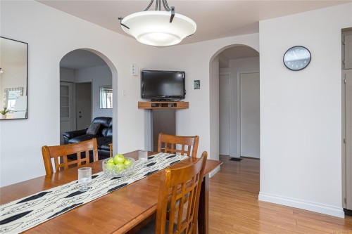 3155 Earl Grey St, Saanich, BC 