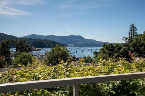 916 Grilse Lane, Central Saanich, BC 