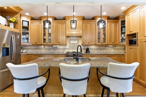 844 Mulholland Dr, French Creek, BC 