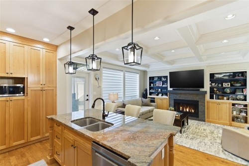 844 Mulholland Dr, French Creek, BC 