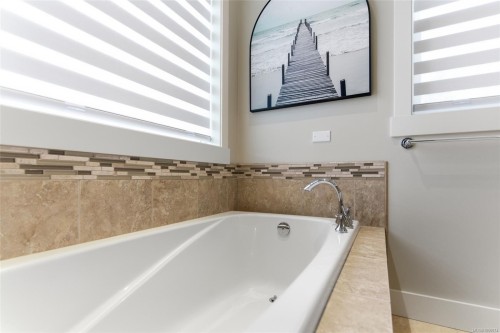 844 Mulholland Dr, French Creek, BC 