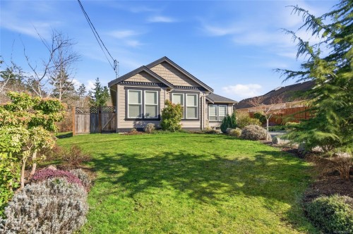 844 Mulholland Dr, French Creek, BC 