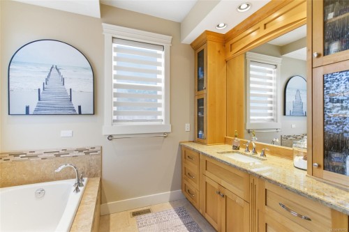 844 Mulholland Dr, French Creek, BC 