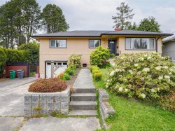 530 Dumeresq St Saanich, BC V8Z 1X2
