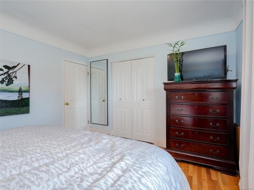 530 Dumeresq St, Saanich, BC 