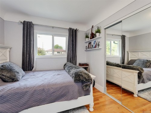 530 Dumeresq St, Saanich, BC 