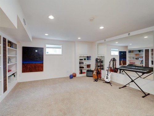 530 Dumeresq St, Saanich, BC 