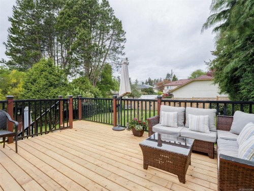 530 Dumeresq St, Saanich, BC 