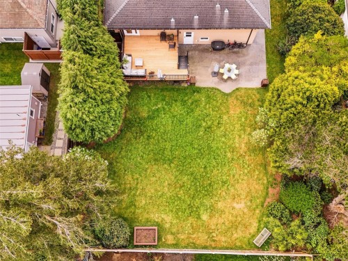 530 Dumeresq St, Saanich, BC 
