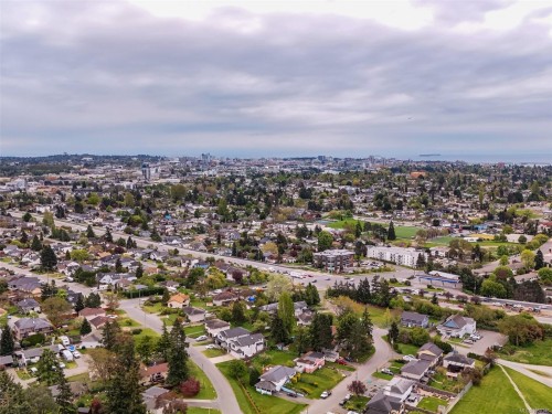 530 Dumeresq St, Saanich, BC 