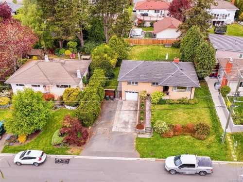 530 Dumeresq St, Saanich, BC 