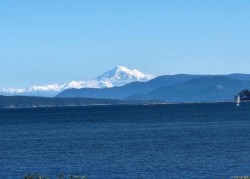 9368 Lochside Dr Sidney, BC V8L 1N7