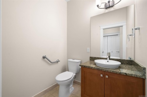 553 Heatherdale Lane, Saanich, BC 