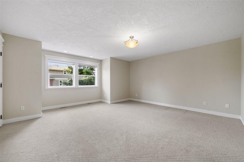 553 Heatherdale Lane, Saanich, BC 