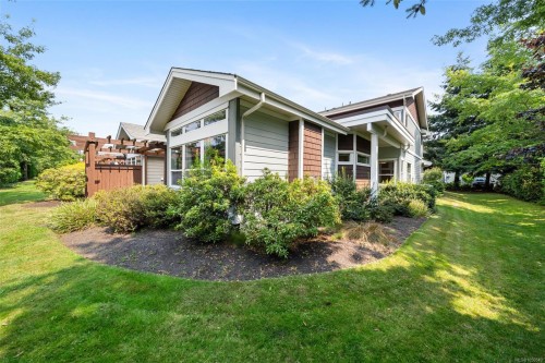 553 Heatherdale Lane, Saanich, BC 
