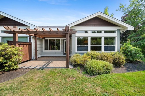 553 Heatherdale Lane, Saanich, BC 