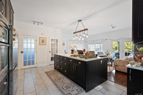 1746 Pembroke St, Victoria, BC 