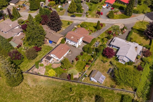 5989 Garvin Rd, Union Bay, BC 