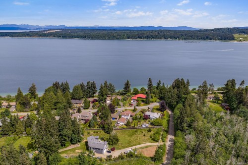 5989 Garvin Rd, Union Bay, BC 