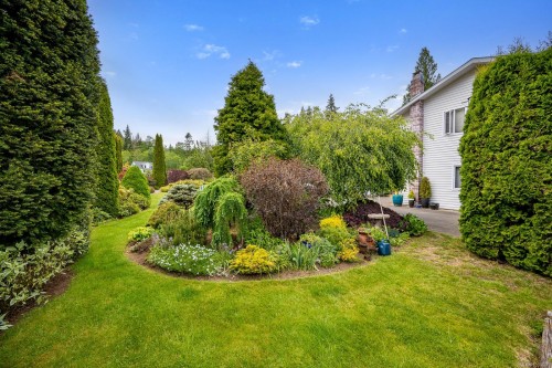 5989 Garvin Rd, Union Bay, BC 