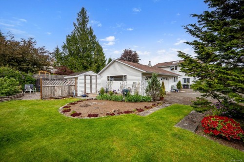 5989 Garvin Rd, Union Bay, BC 