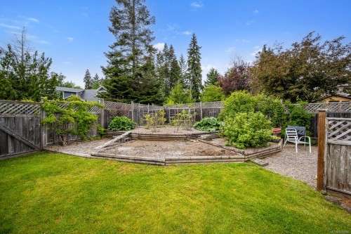 5989 Garvin Rd, Union Bay, BC 